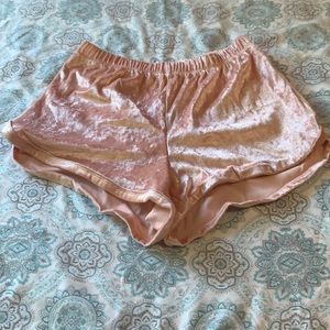 Juniors light pink shorts